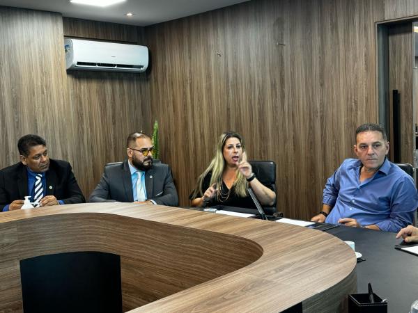 Prefeitura e autoridades de segurança pública se reúnem para estreitar parcerias