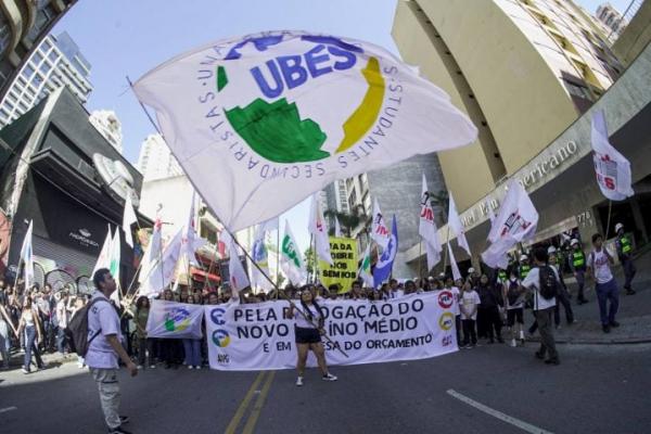 Revogação do Ensino Médio: a luta pela educação continua