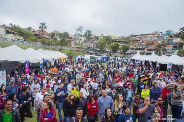Prefeito Rogério Franco autoriza início da construção da creche e complexo de esporte no antigo Clube Arakan
