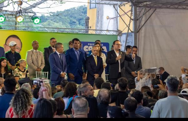 Nova gestão de Cotia toma posse em evento na Praça da Matriz