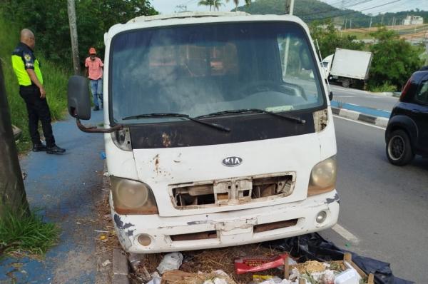 Fiscalização e recolhimento de veículos abandonados serão intensificados em Cotia