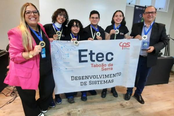 Tecnologia leva alunos da ETEC de Taboão vencerem Olimpíada Nacional de Aplicativos