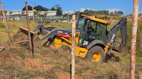 Prefeitura realiza ação de combate à ocupação irregular no bairro das Pitas