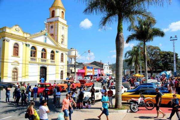 Domingo (29) é dia de Encontro de Carros Antigos de Cotia