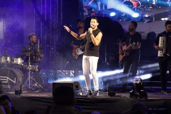 Show com o cantor Elvis Nunes encerrará a Romaria de Cotia a Pirapora no domingo, 14