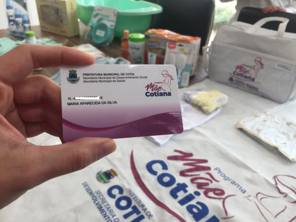 Programa Mãe Cotiana entrega kit de enxoval de bebê para 321 gestantes   