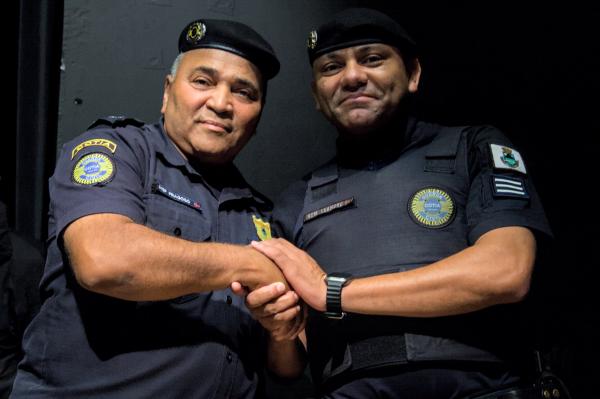  Guardas Civis Municipais de Cotia recebem novas insígnias de promoção