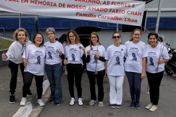 Centenas de antenas corta-pipa foram distribuídas em ação de conscientização   