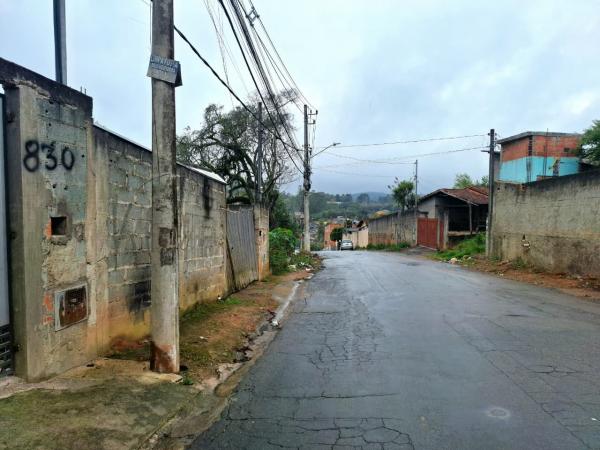 Interdição viária chega a um novo trecho da rua Adriano P. de Oliveira por conta de obras