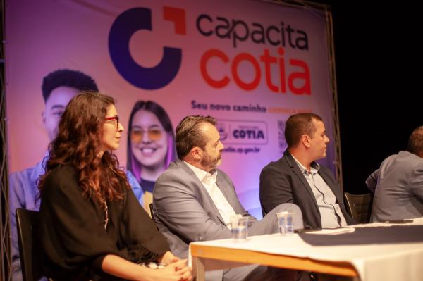Prefeitura lança o programa Capacita Cotia para formação profissional em parceria com empresários   