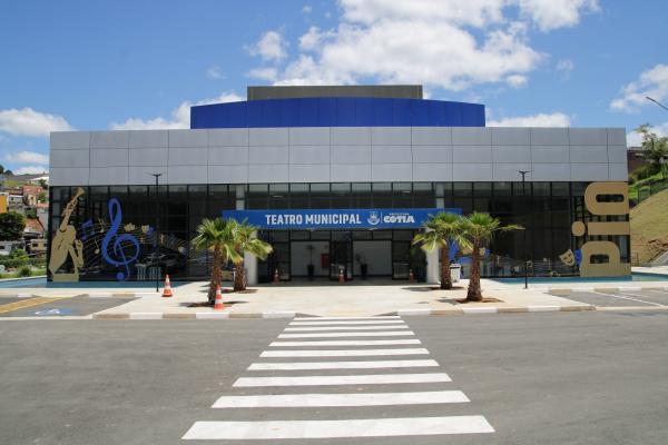 Inaugurado o Teatro Municipal Antônio Pio: emoção, memória e futuro no mesmo palco