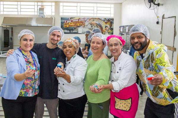 Oficina de cupcake vira espaço de convivência e cuidado para crianças atendidas pelo CAPS