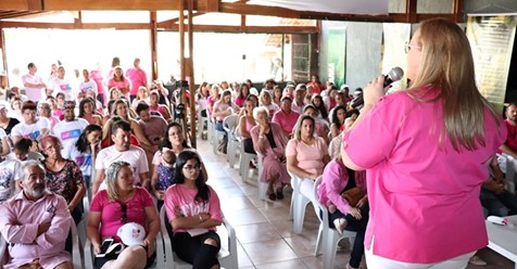 Ação do Outubro Rosa reúne centenas de pessoas em Vargem Grande Paulista