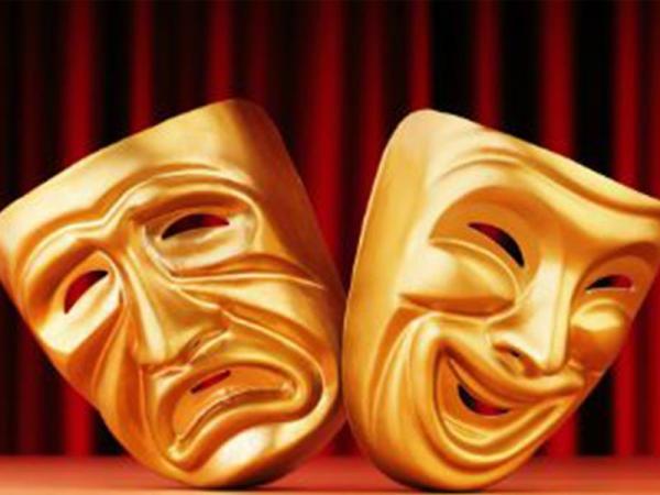 Alunos encerram curso livre de Iniciação Teatral com apresentações gratuitas
