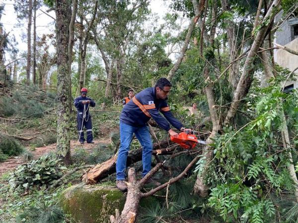 Defesa Civil recebeu mais de 50 chamados de emergência, na tarde desta quarta-feira (27/11)