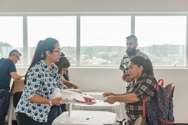 Pelo segundo ano consecutivo, Prefeitura entrega material escolar inclusivo