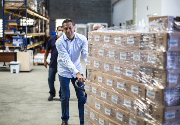 Ajuda em época de Covid-19: Empresas doam álcool gel, máscaras e outros insumos para a Prefeitura de Cotia