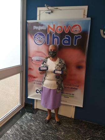 Fundo Social de Cotia realiza a entrega de dezenas de óculos em mais uma edição do Novo Olhar
