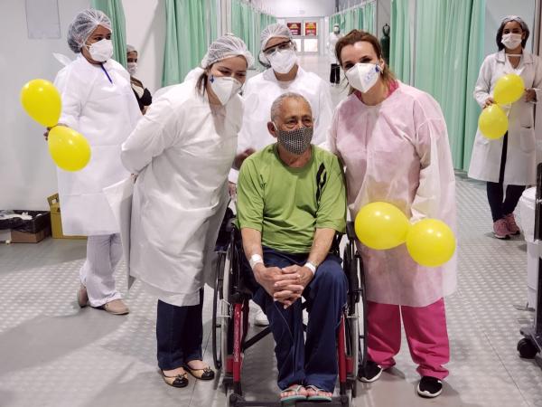 “Por um momento, achei que não sobreviveria”, disse Janaína, paciente que venceu a Covid-19