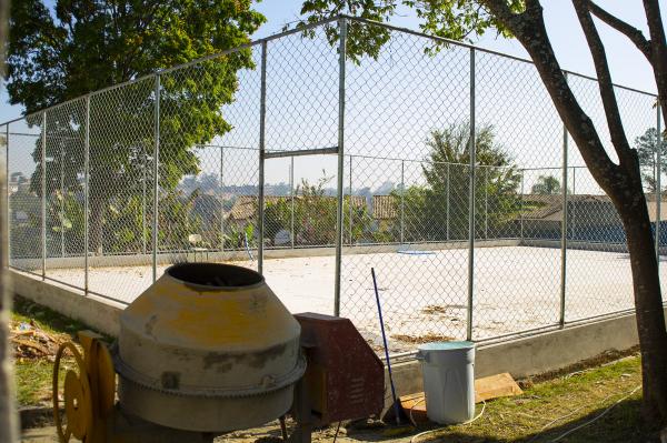 Obras ampliam número de quadras poliesportivas nas escolas municipais