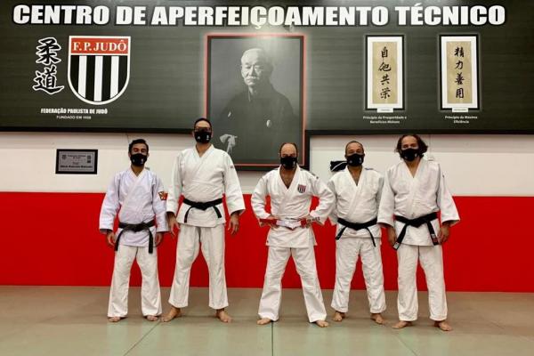Judoca de Cotia é aprovado para faixa preta 2º Dan