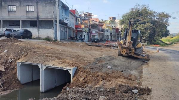 Em andamento a duplicação da ponte no bairro Jardim Rosemary