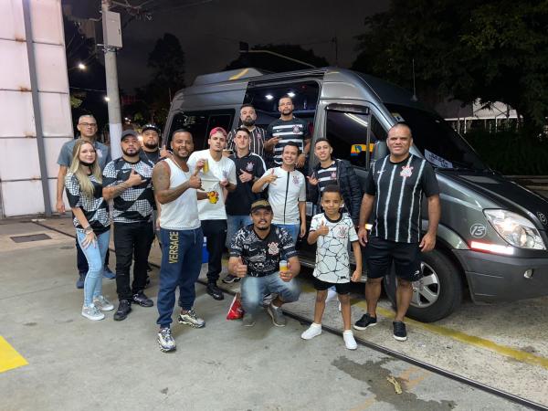 Corinthians sofre virada do Santos em casa