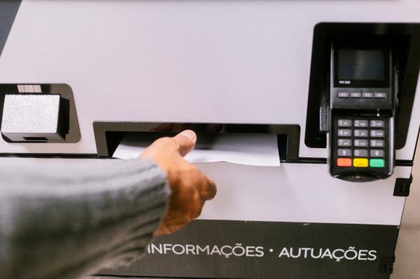 Setram inicia testes com totem de autoatendimento para consulta de multas, recursos e outros serviços
