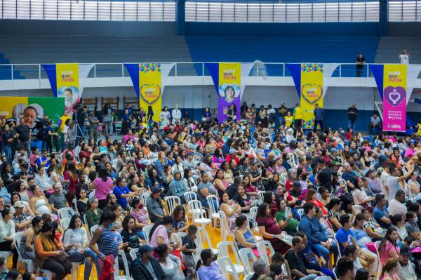 Programa ‘Mãe Cotiana’ alcança a marca de 2.100 enxovais de bebê entregues