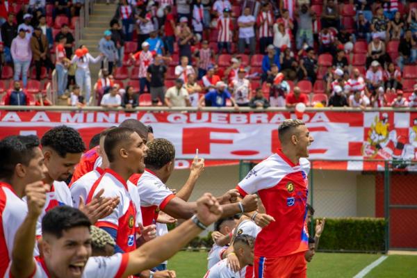 E.C Cometa sagrou-se campeão da 2ª divisão do Campeonato de Futebol de Cotia 2022   