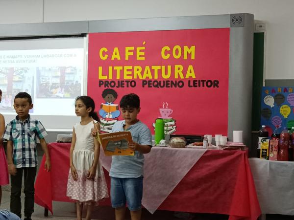 Escola de Cotia realiza “Café com Literatura: projeto pequeno leitor”