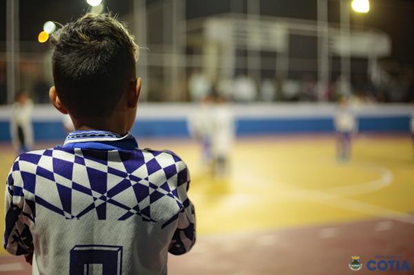 Alunos de futsal se enfrentam no 1º Festival Esportivo Granja Viana